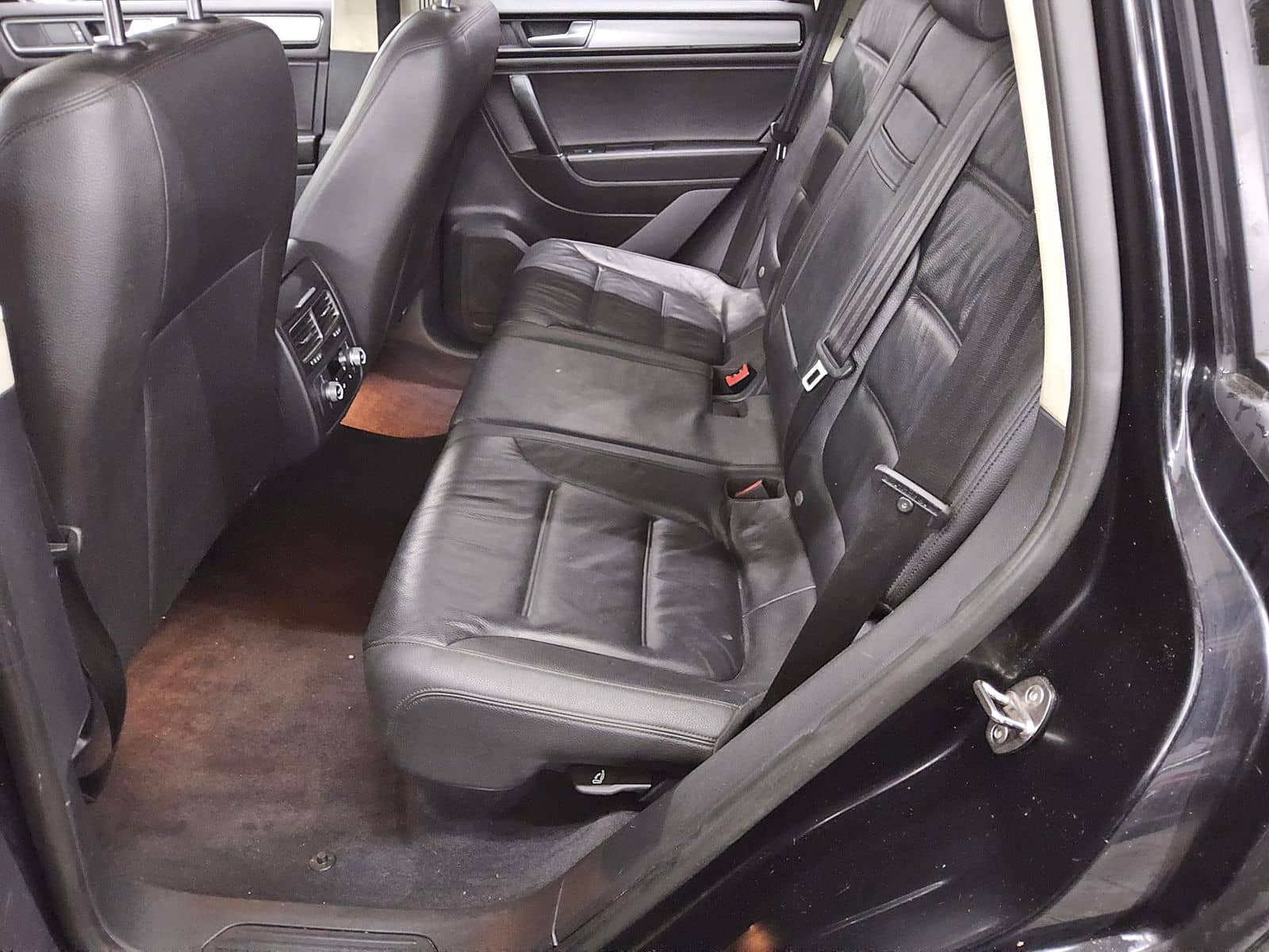 Volkswagen Touareg 3.0 TDI 4M R-Line Luft Leder Navi AHK foto 13