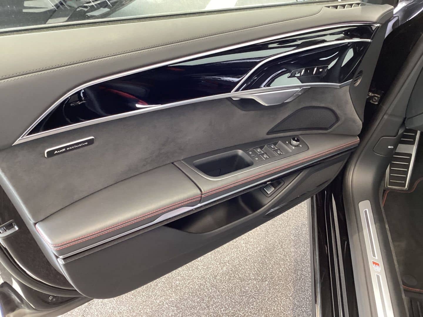 Audi S8 4.0 quattro Audi Exlusiv*Matrix *RearSeatEnte foto 20