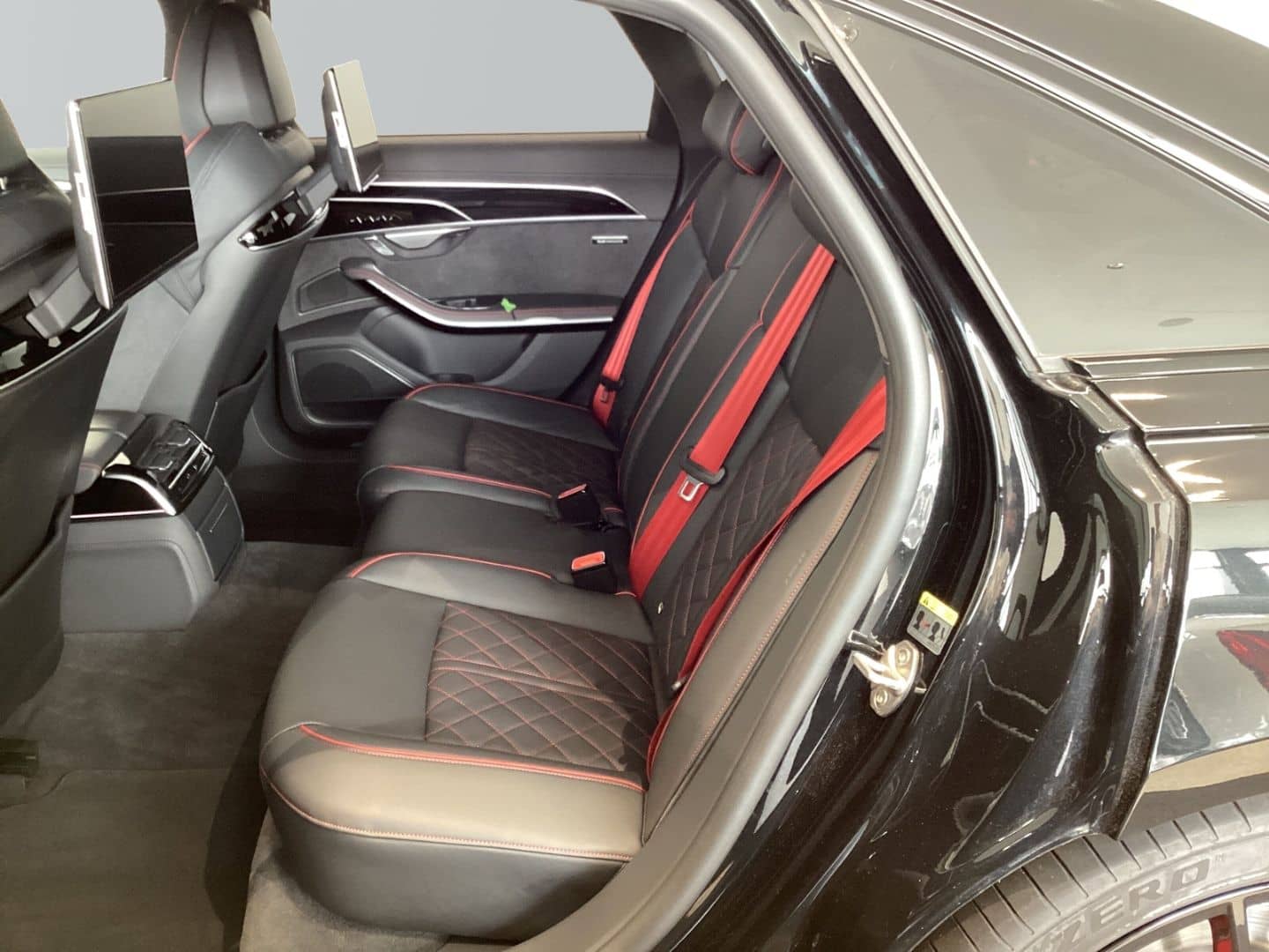 Audi S8 4.0 quattro Audi Exlusiv*Matrix *RearSeatEnte foto 10