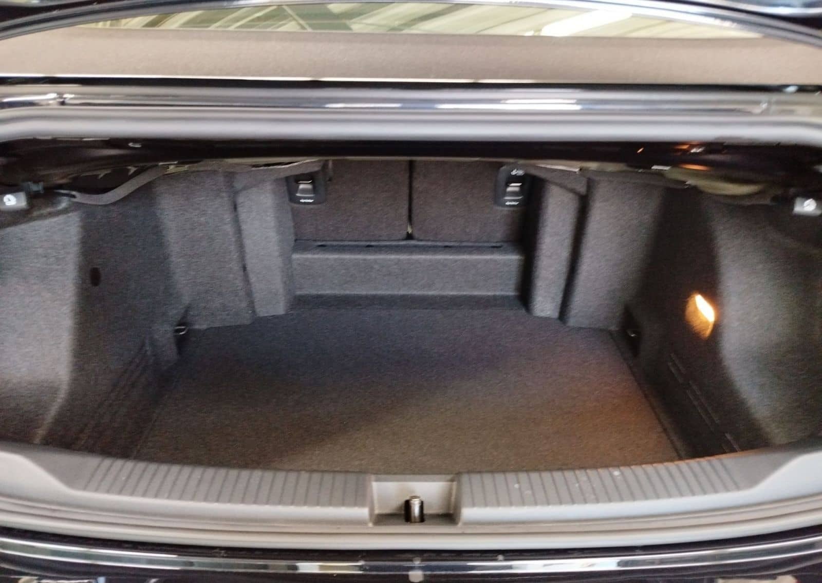 Volkswagen T-Roc Cabriolet 1.5 TSI DSG R-Line LEDER BEATS D foto 6