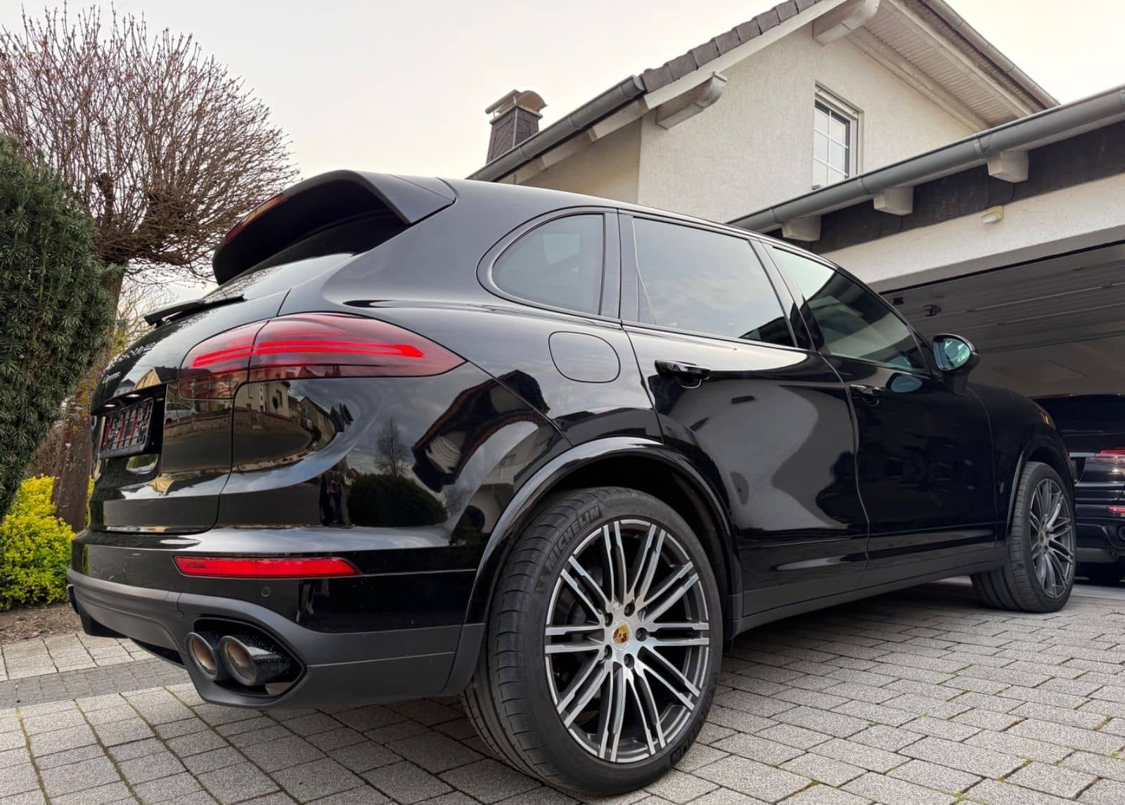 Porsche Cayenne D Leder Luft Pano SoftClose BOSE 21 Zoll foto 3