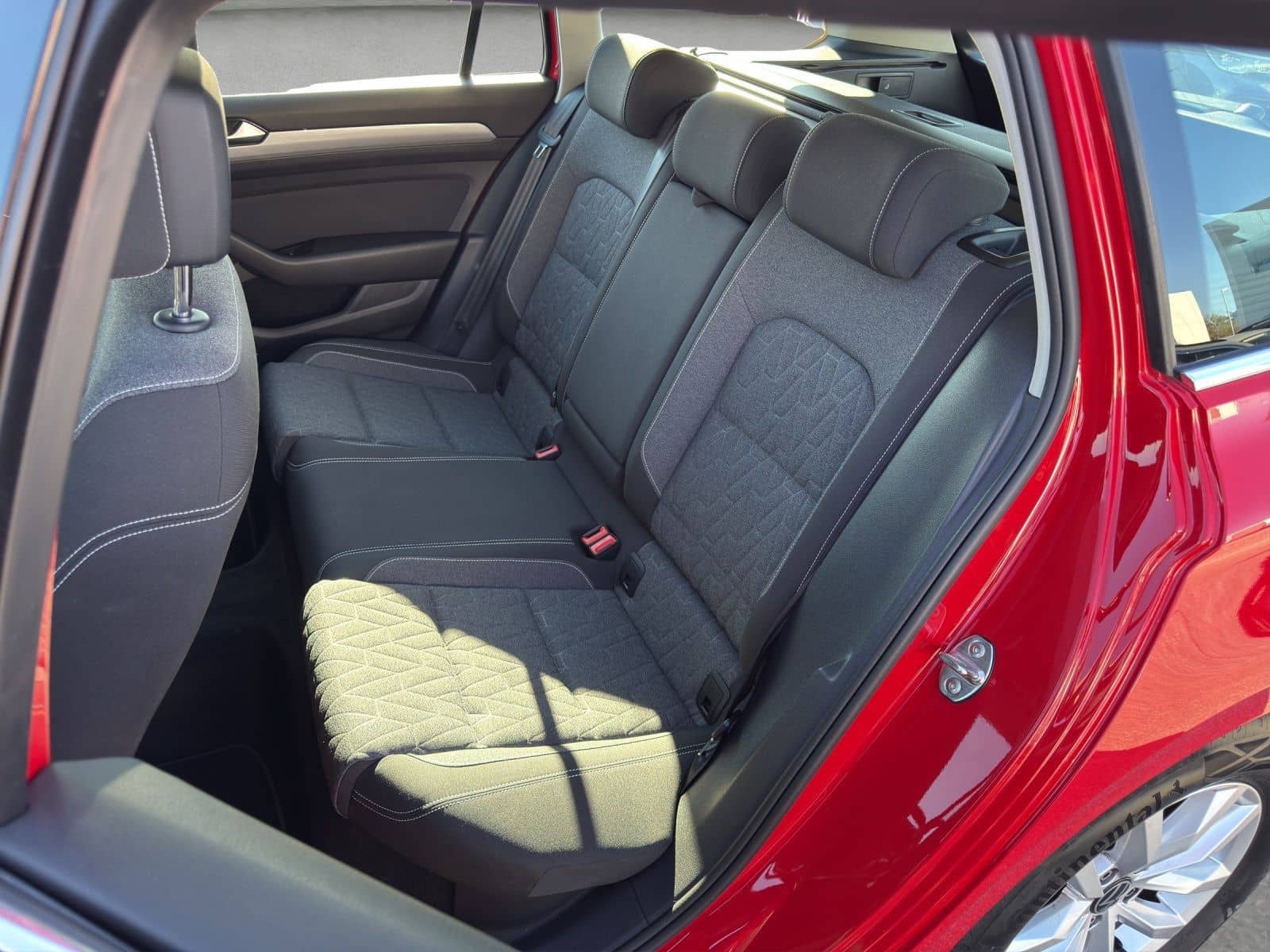 Volkswagen Passat Variant 2.0 TDI DSG Business *Navi*AHK*Ka foto 16