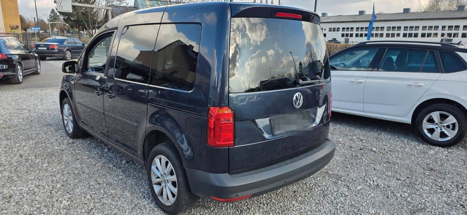 Volkswagen Caddy PKW Trendline BMT foto 5