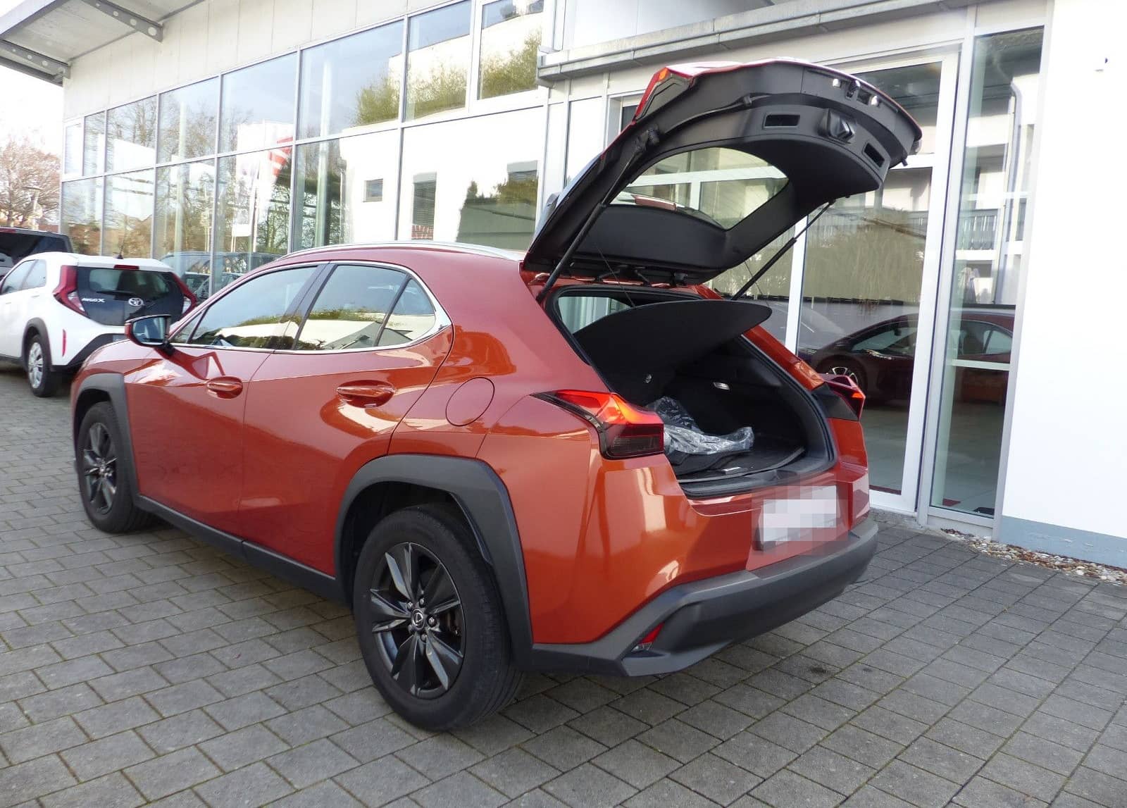 Lexus UX 200 Launch Edition Navi LED SHZ Kamera Tempom foto 22