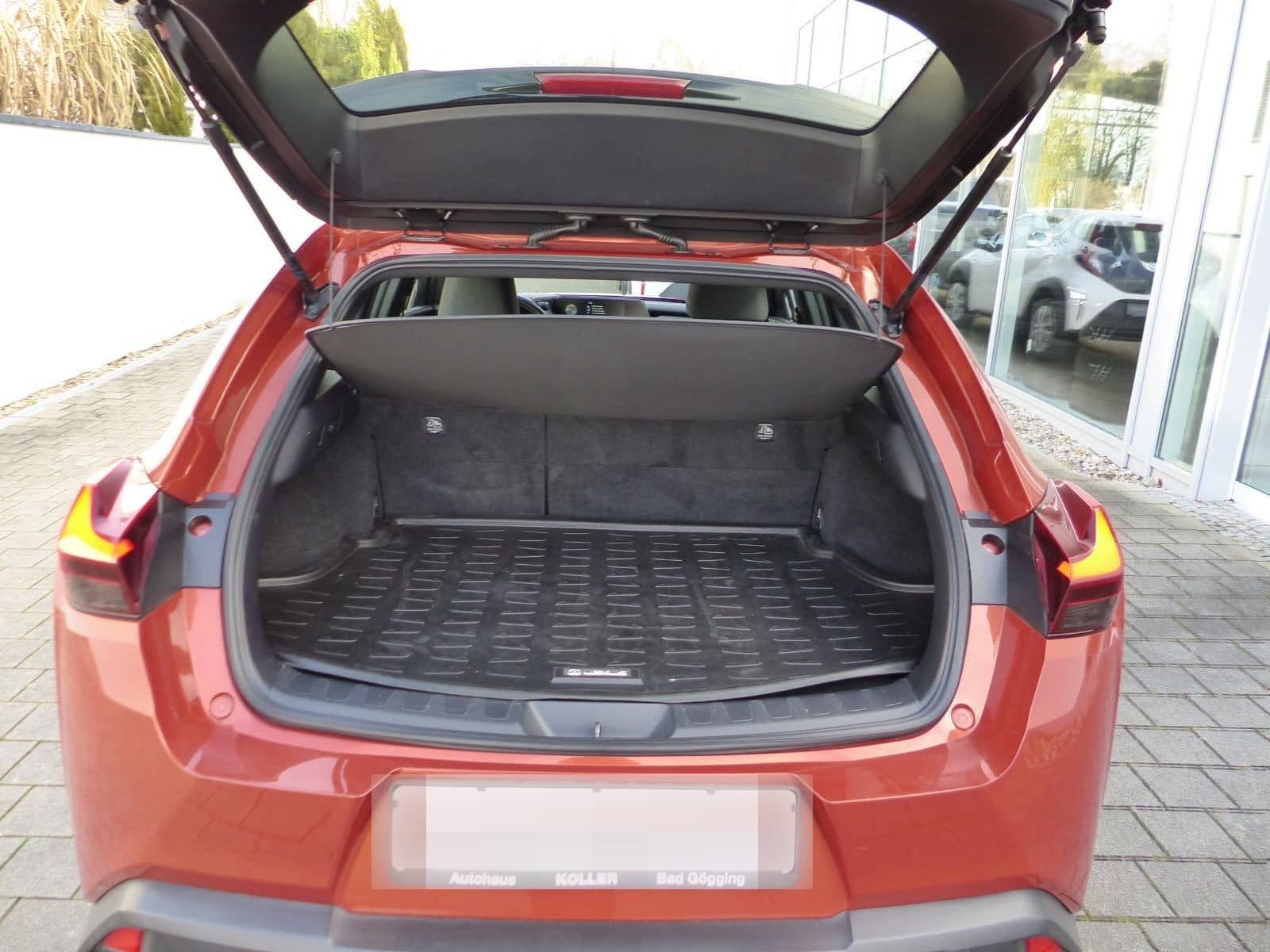 Lexus UX 200 Launch Edition Navi LED SHZ Kamera Tempom foto 10