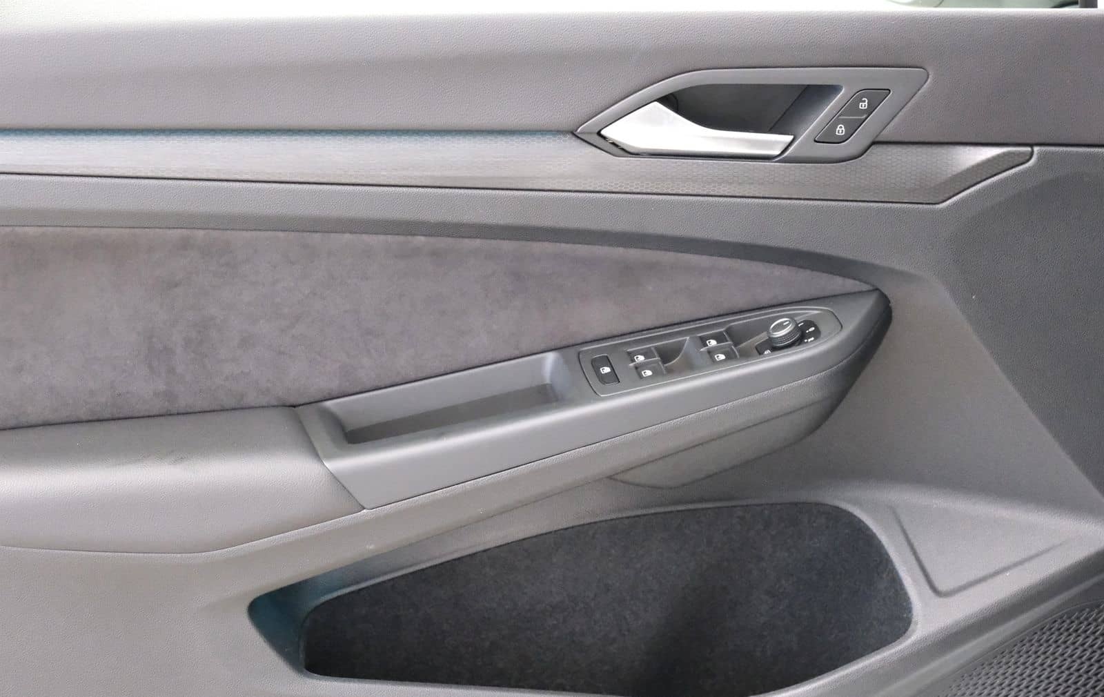 Volkswagen Golf GTI VIII Lim. Clubsport NAVI LED PDC V+H foto 8