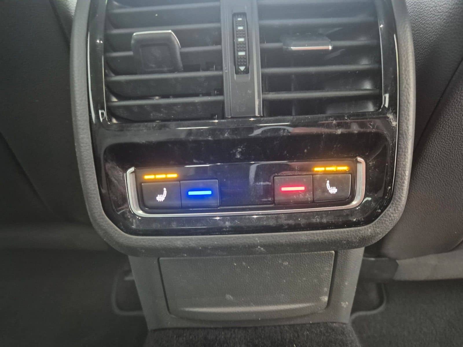 Volkswagen Arteon 2.0 TDI SCR DSG Elegance foto 24