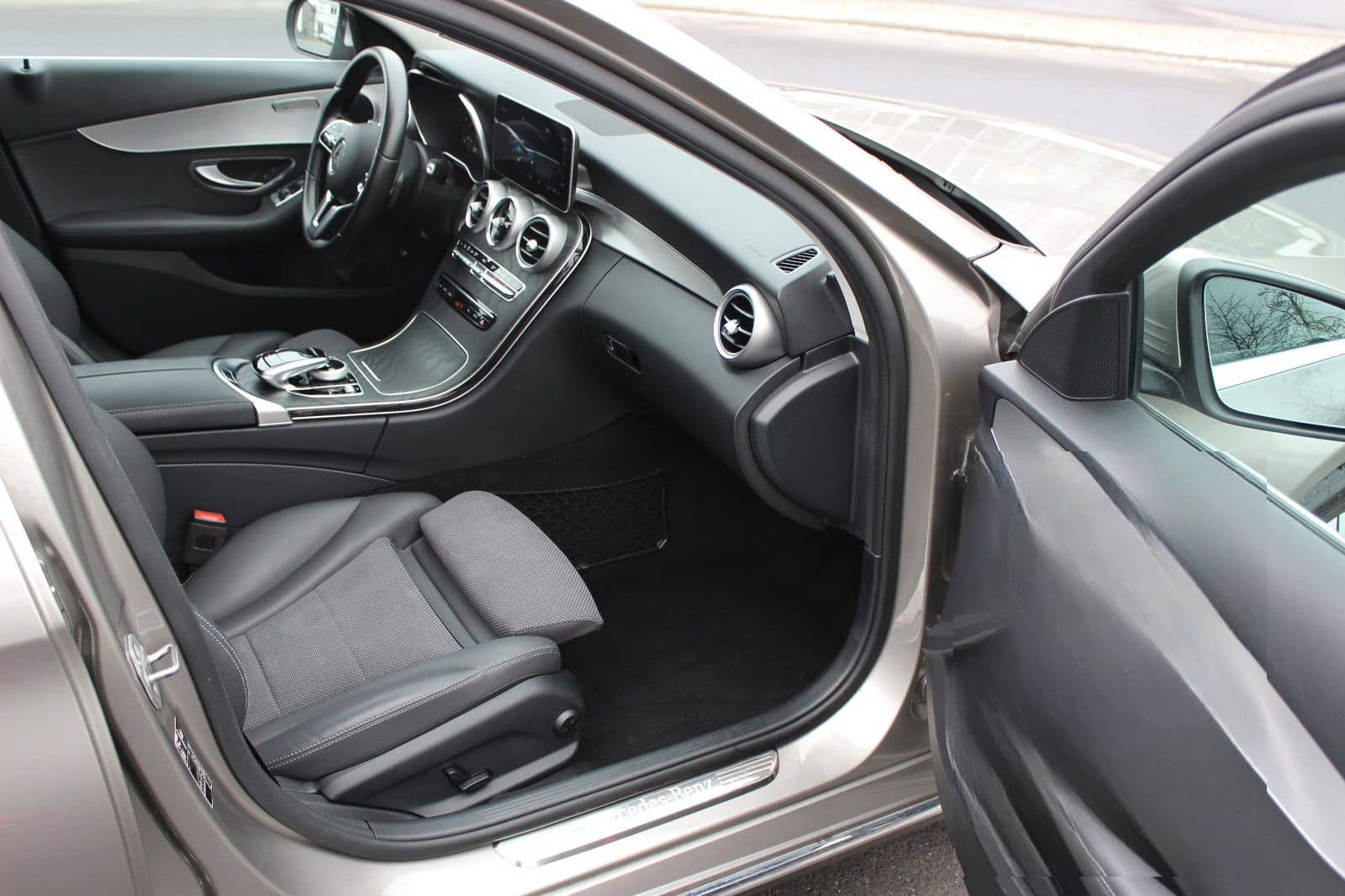 Mercedes-Benz C 200d Limousine/Leder/Navi/PDC+Kamera/LED foto 12