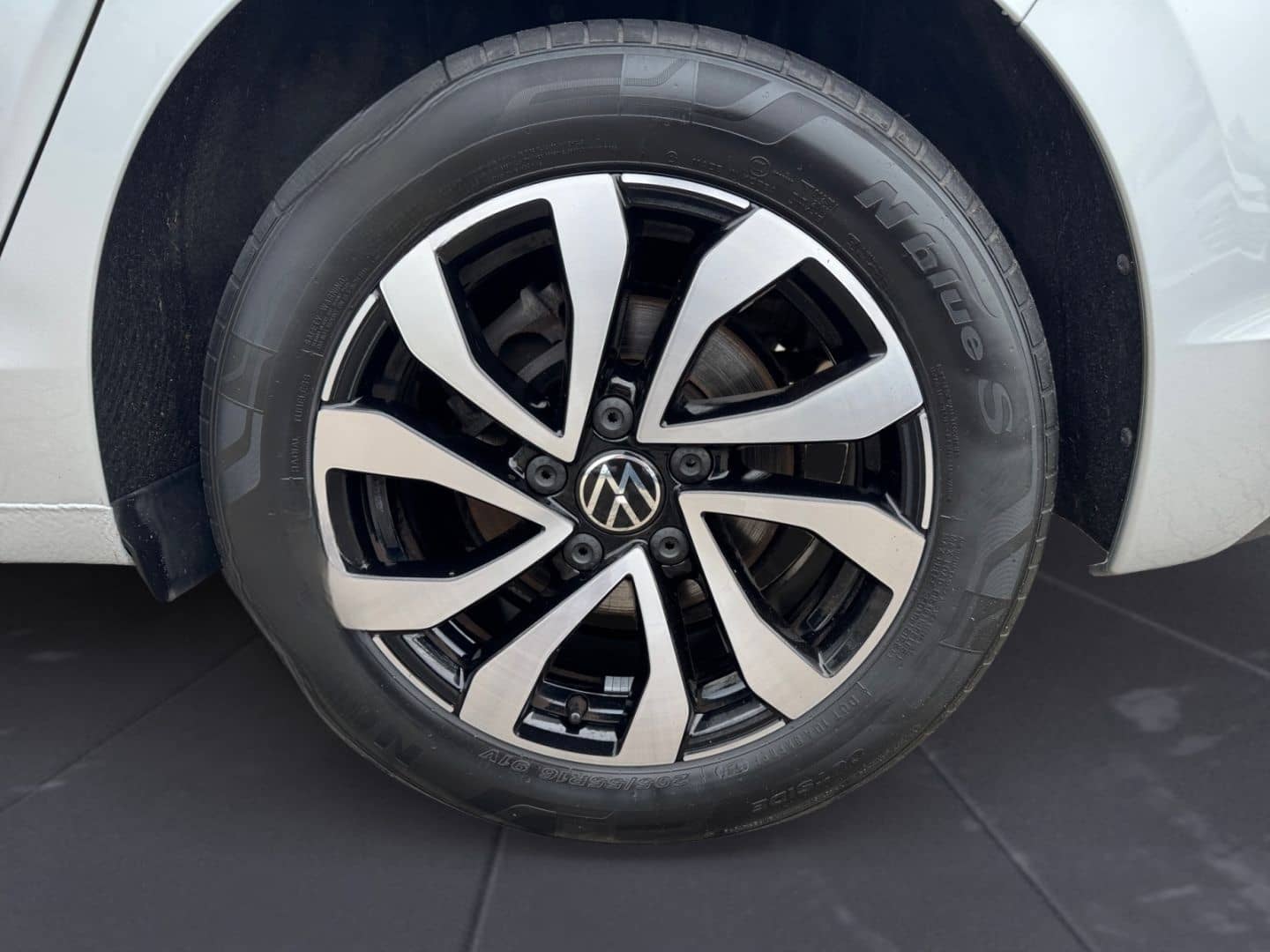 Volkswagen Golf 8 2.0 TDI Active LED/NAVI/PANO/AHK/APP+++ foto 14