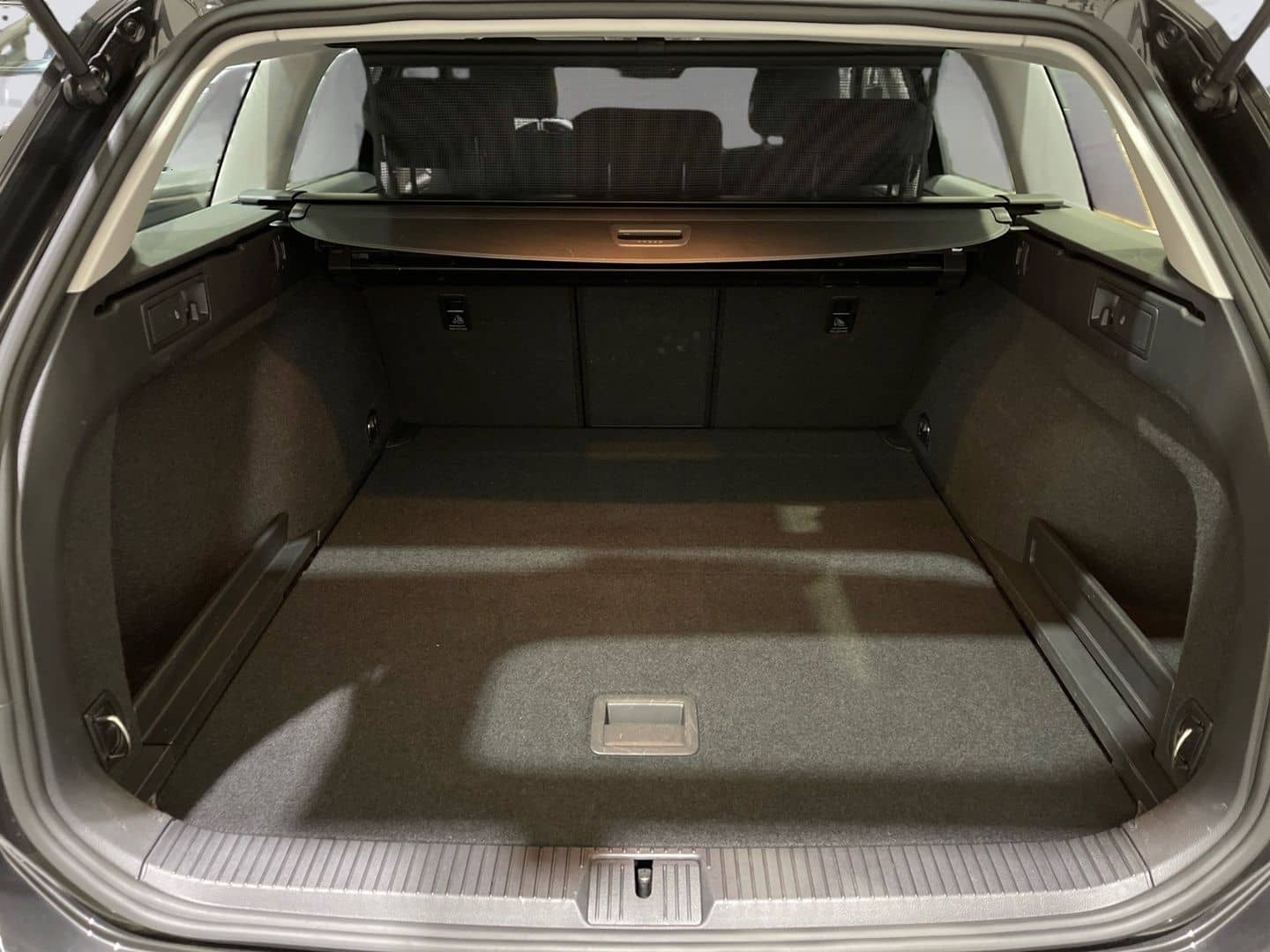 Volkswagen Passat Variant 1.5 TSI DSG LED NAVIGATION KAMERA foto 8