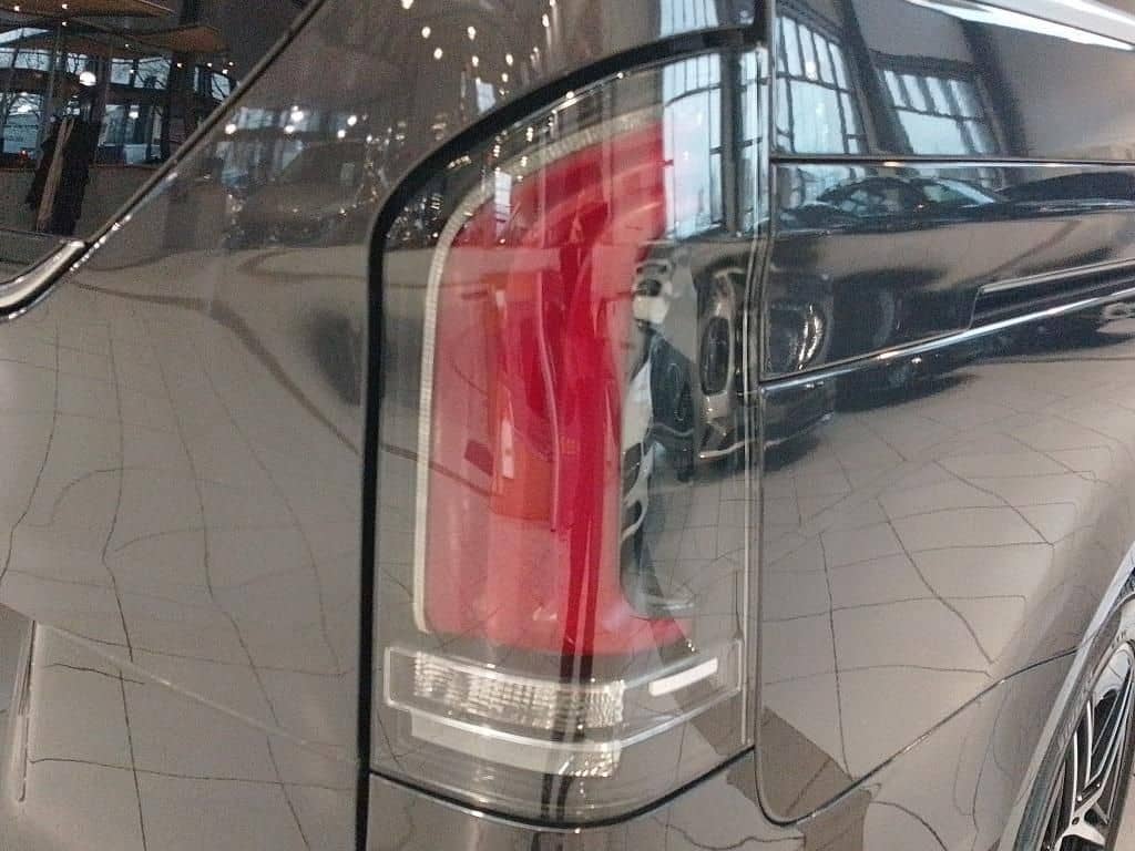 Mercedes-Benz V 300d AVANTGARDE LANG AMG+AIRMATIC+PANO+AHK foto 17