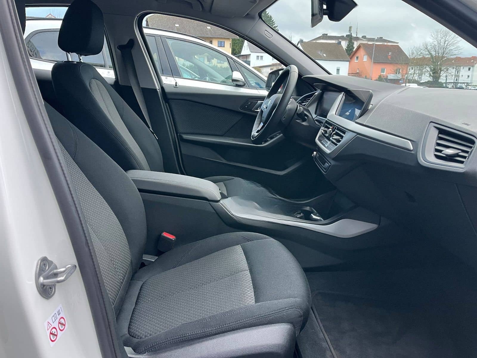 BMW 116dA F40 Live Cockpit Prof./LED/DAB/PDC foto 11