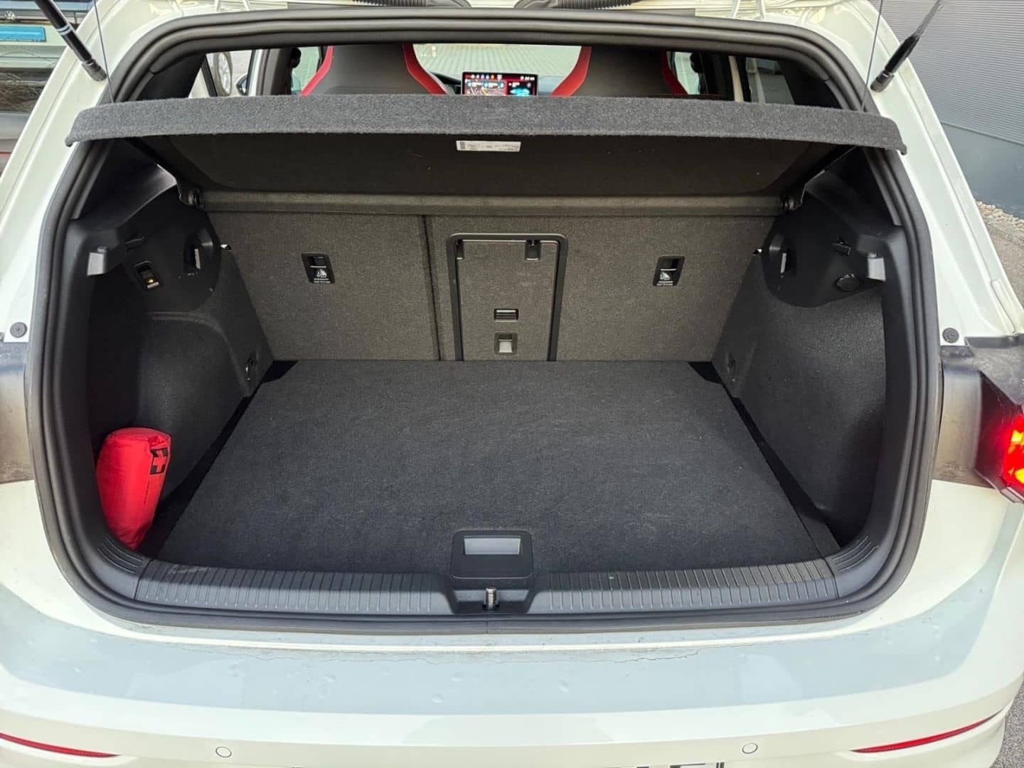 Volkswagen Golf VIII 2,0 l TSI OPF 195 kW (265 PS) 7-G DSG  foto 12