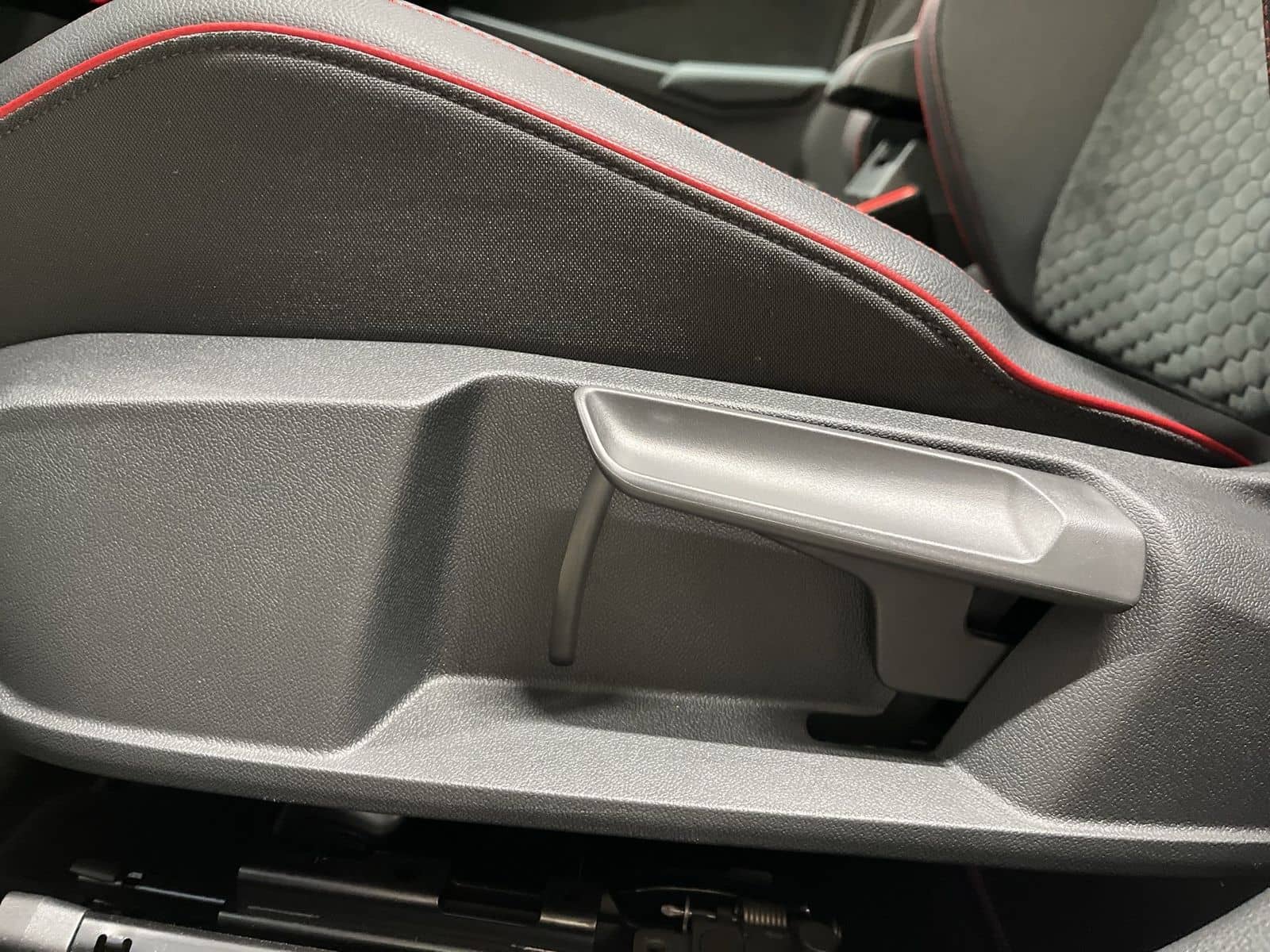 Volkswagen Golf VIII GTI Clubsport 2.0 TSI DSG ACC AUT Kam. foto 14