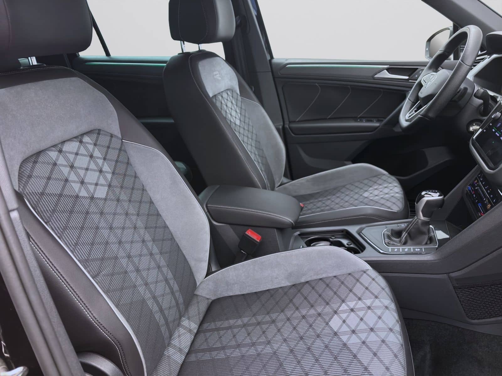 Volkswagen Tiguan 2.0 TDI DSG R-LINE STDHZG NAVI KAMERA AHK foto 16