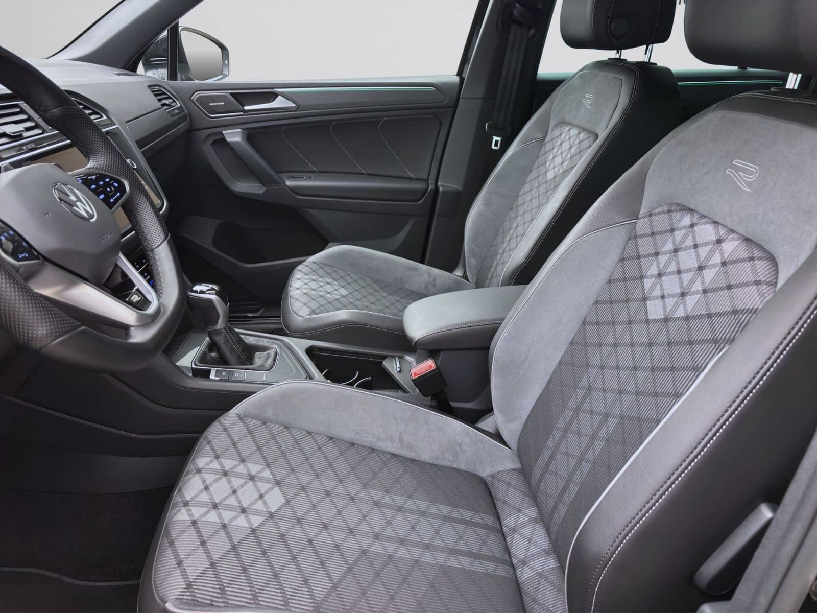 Volkswagen Tiguan 2.0 TDI DSG R-LINE STDHZG NAVI KAMERA AHK foto 9