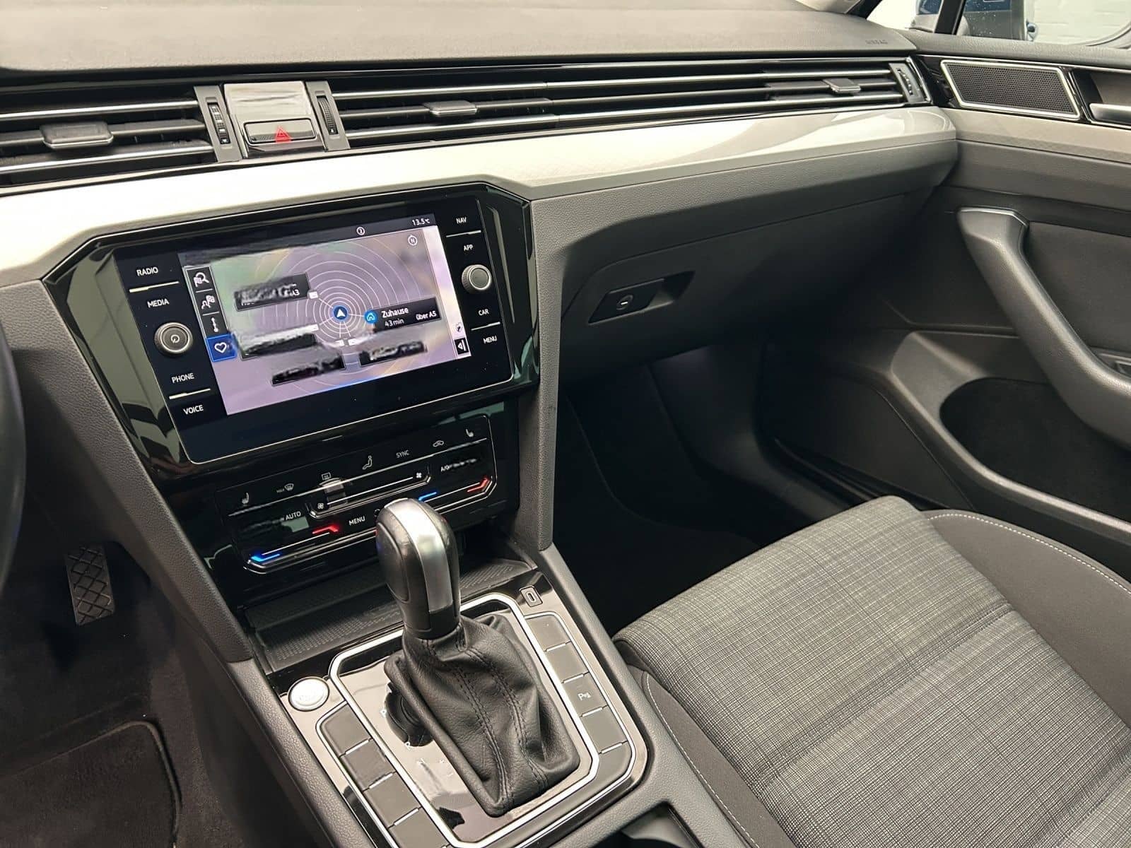 Volkswagen Passat Variant Business 2.0 TDI*NAVI*AHK*PANO*KA foto 6