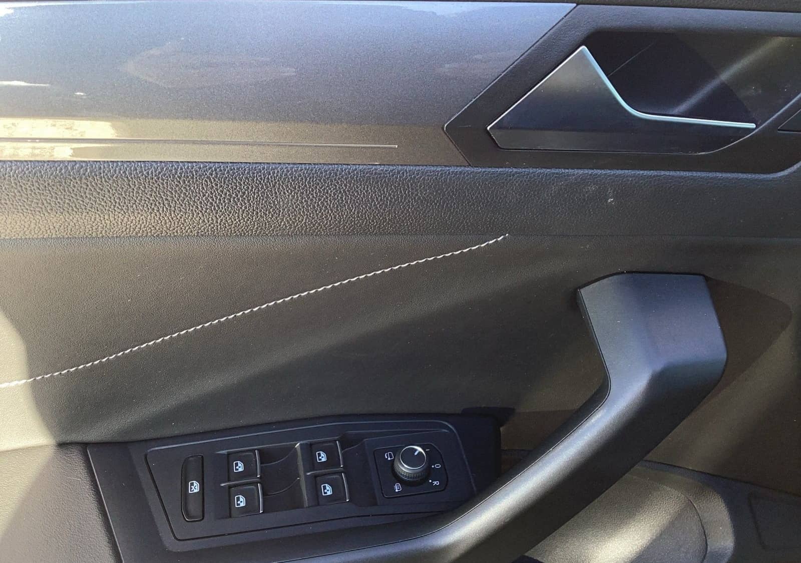 Volkswagen T-Roc 1.0 TSI STYLE AHK PARKLENK ERGO NAVI LED+ foto 8