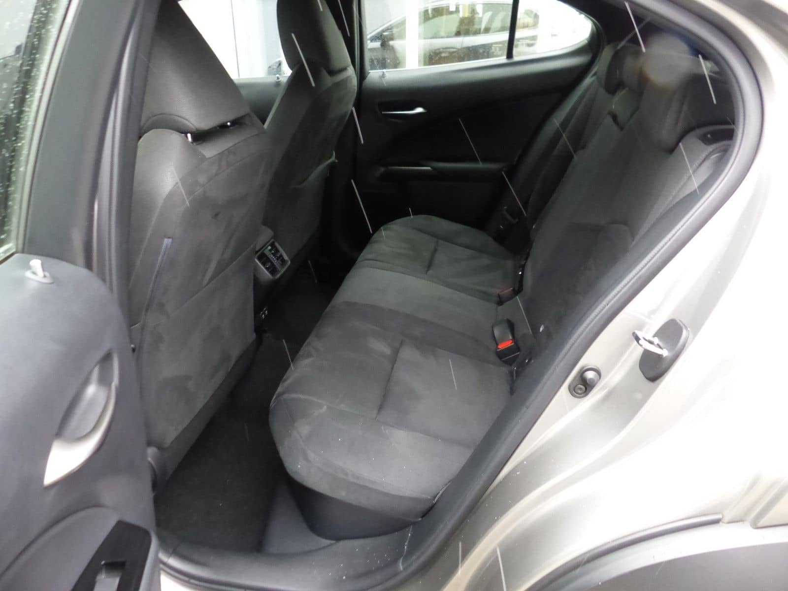 Lexus UX 250h Launch Edition Navi Kamera Velours DAB foto 11