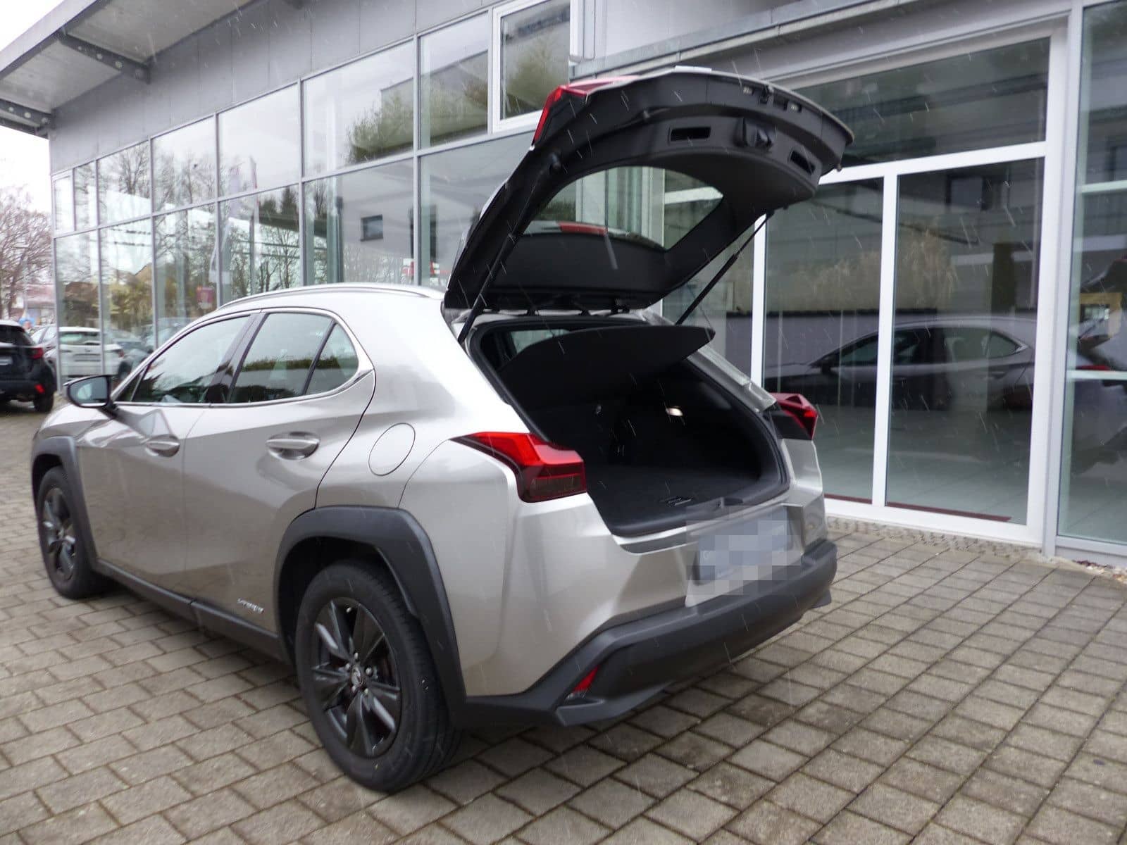 Lexus UX 250h Launch Edition Navi Kamera Velours DAB foto 21