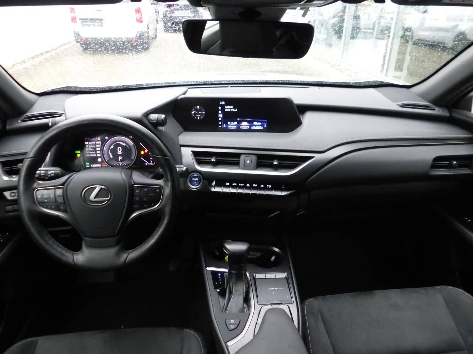 Lexus UX 250h Launch Edition Navi Kamera Velours DAB foto 8