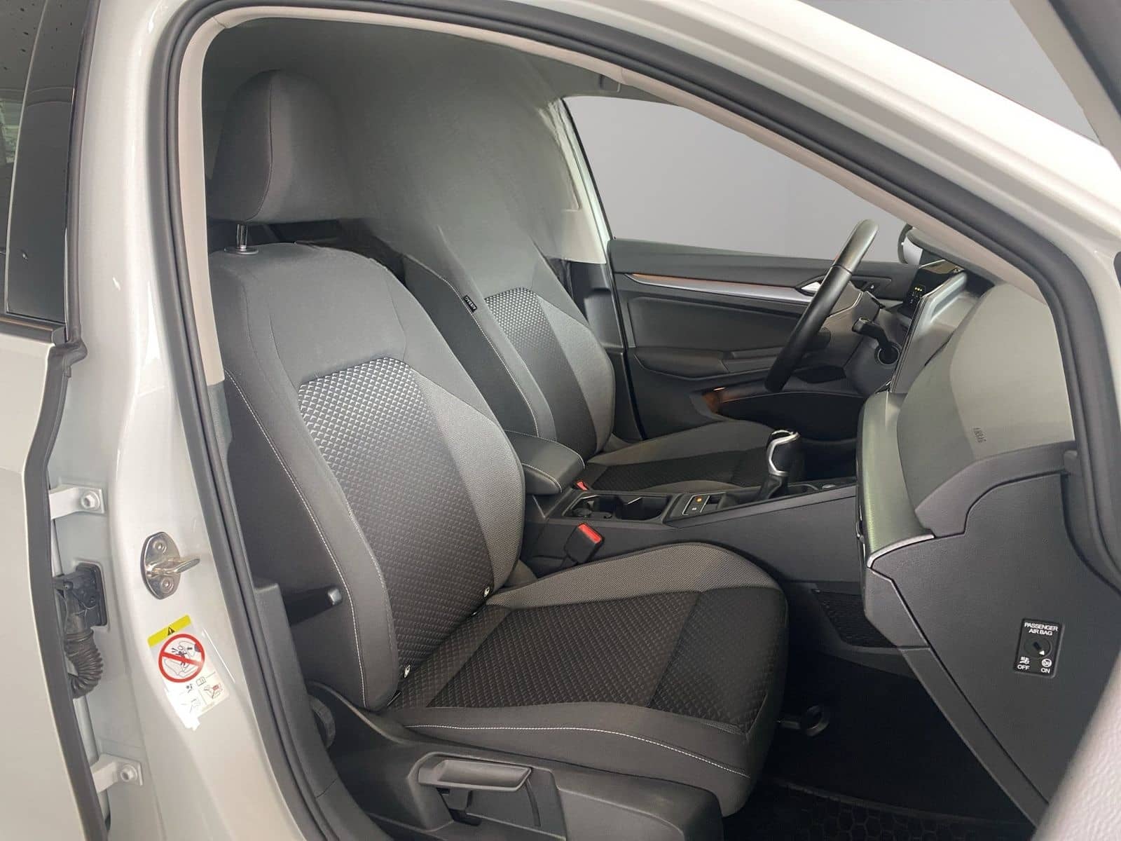 Volkswagen Golf VIII Life (NAVI.SHZ.ACC.AHK.DAB) 2.0 TDI foto 7