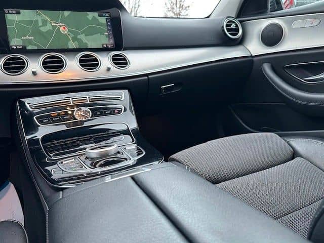 Mercedes-Benz E 220 d 4Matic-T-Avantgarde/LED/Kamera/Navi/KeyF foto 20