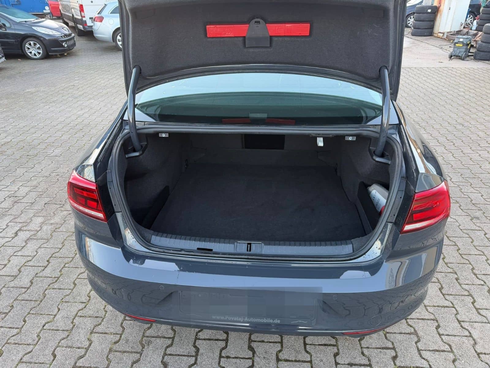 Volkswagen Passat Lim. Business foto 11