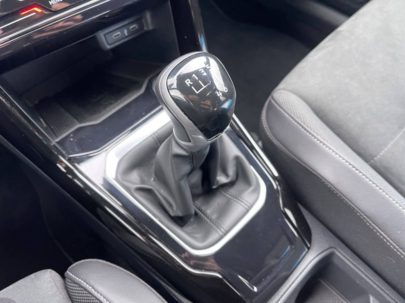 Volkswagen T-Roc 1.0 TSI R-LINE PARKLENK KAMERA ERGO NAVI foto 11