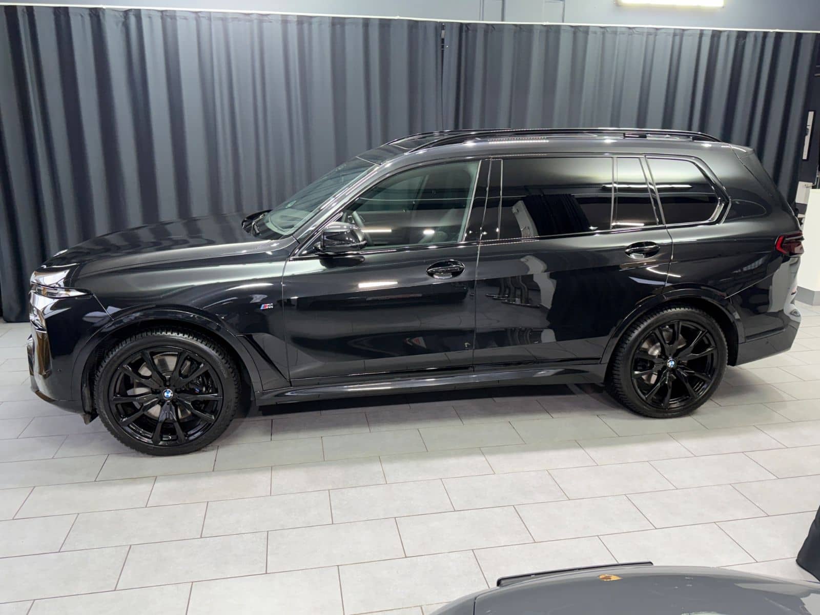BMW X7 xDrive 40d M SPORT PRO|LUFT|PANO|7-SITZER|AHK foto 2