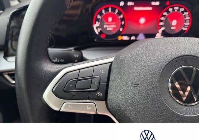 Volkswagen Golf 1.5 TSI LED NAV KAMERA STHZ HUD SHZ Active  foto 14