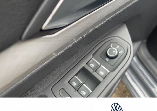 Volkswagen Golf 1.5 TSI LED NAV KAMERA SHZ ALLSEASON Life foto 12