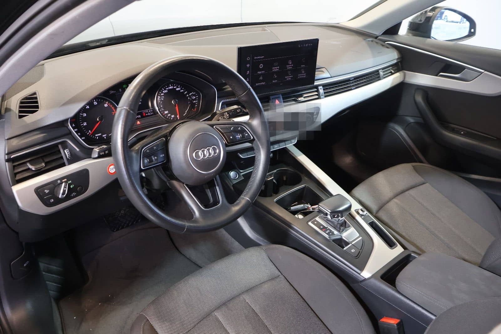 Audi A4 Avant 35 TFSI CARPLAY+KEY+LED+LANE+17" foto 8