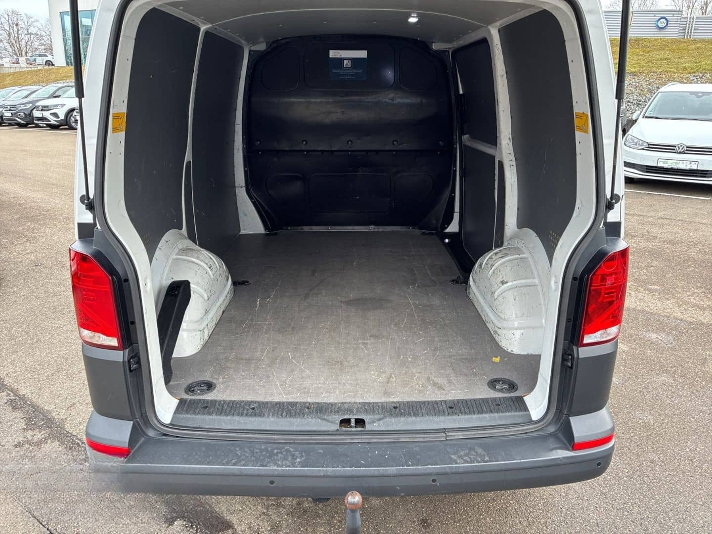 Volkswagen T6.1 Kasten KR 2.0 TDI AHK DAB Parklenkass. Notb foto 9