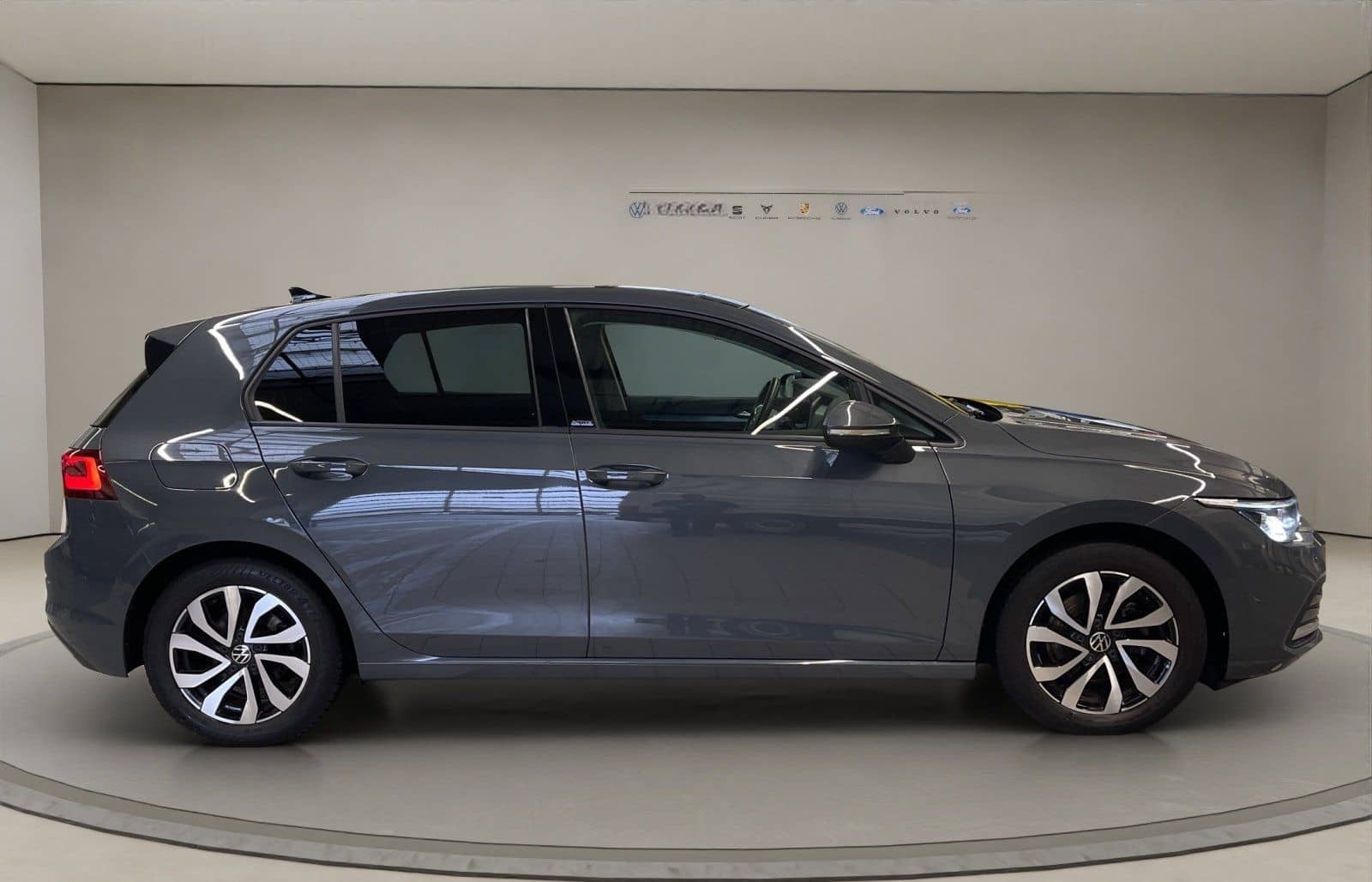 Volkswagen Golf VIII 2.0 TDI Active IQLight ACC AHK AUT HUD foto 6