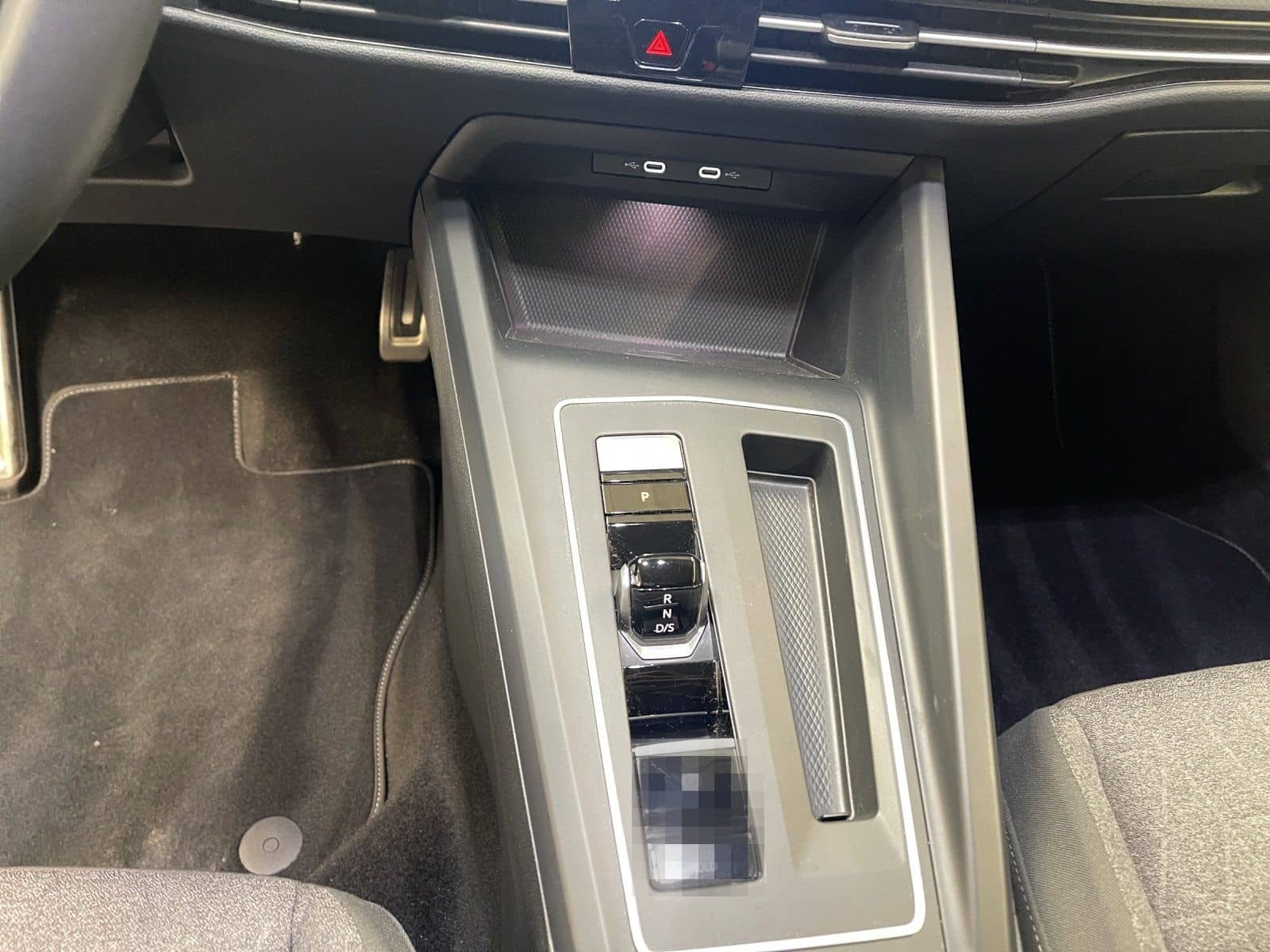 Volkswagen Golf VIII 1.0 eTSI Move AUT Virtual DynLicht LED foto 14