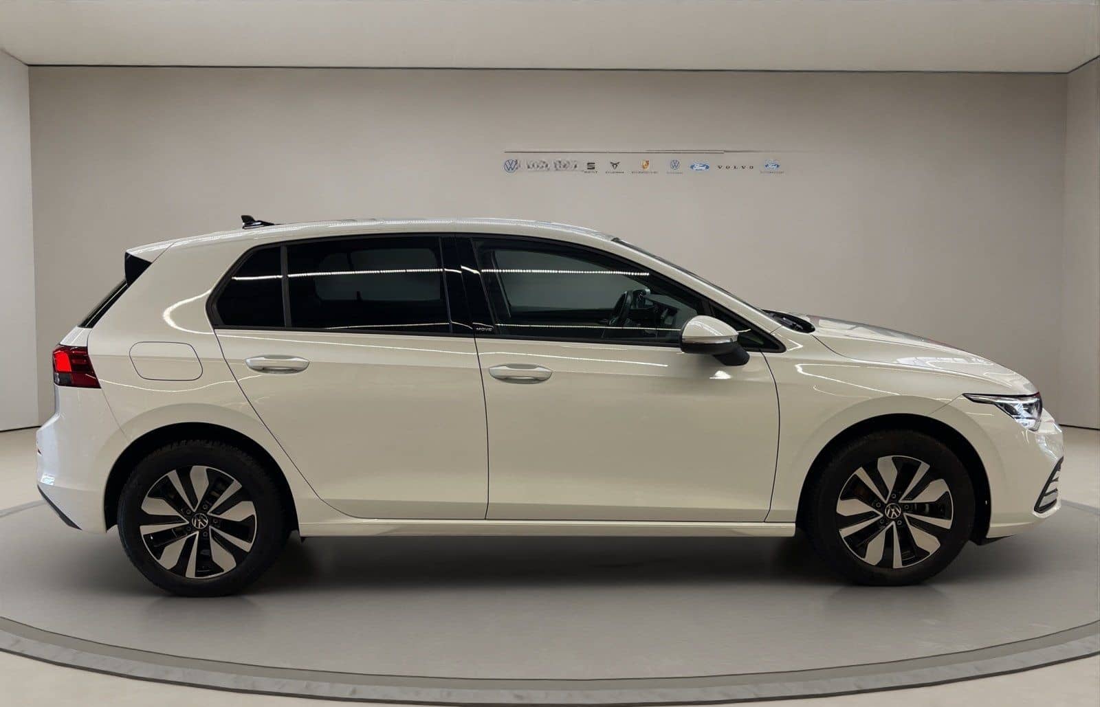 Volkswagen Golf VIII 1.0 eTSI Move AUT Virtual DynLicht LED foto 6