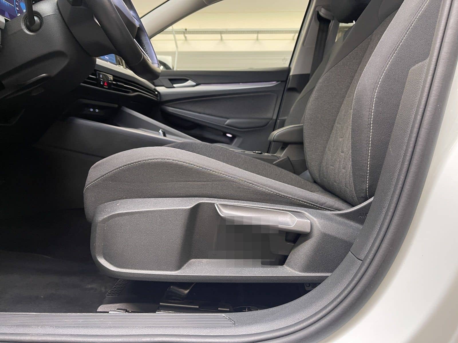 Volkswagen Golf VIII 1.0 eTSI Move AUT Virtual DynLicht LED foto 10