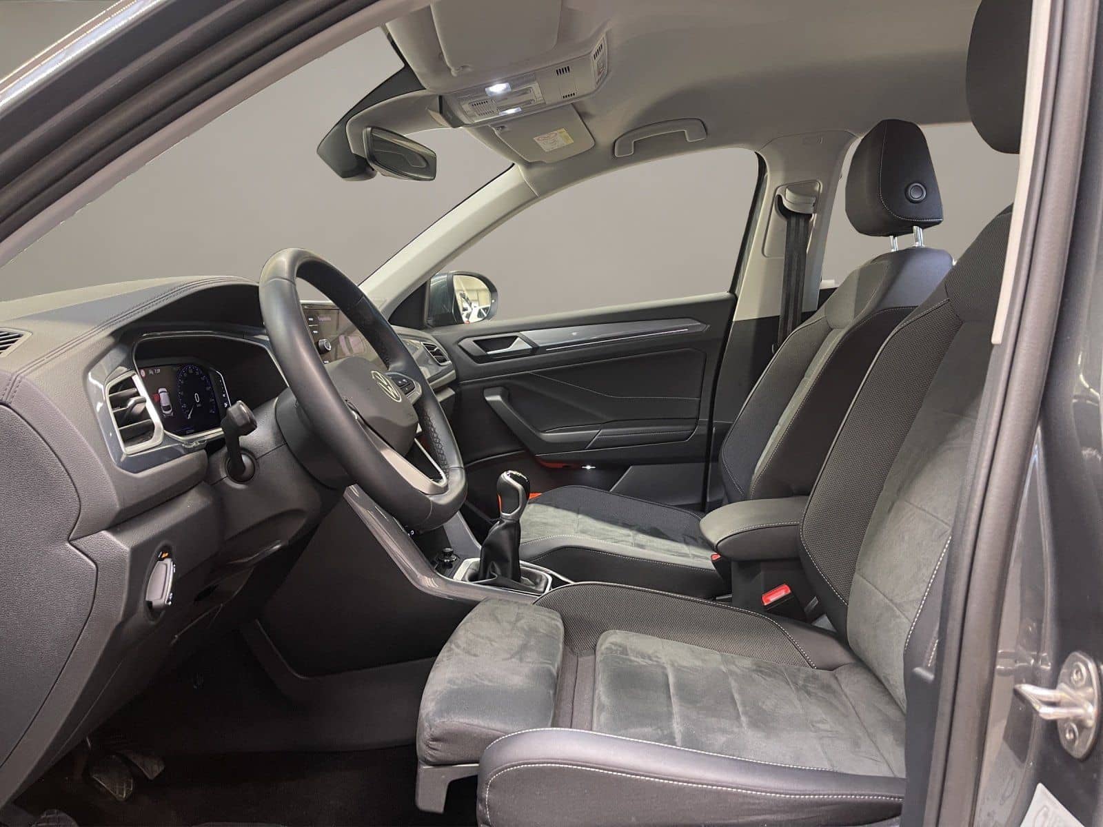 Volkswagen T-Roc 1.0 TSI Style ACC Virtual el.Heck DynLicht foto 8