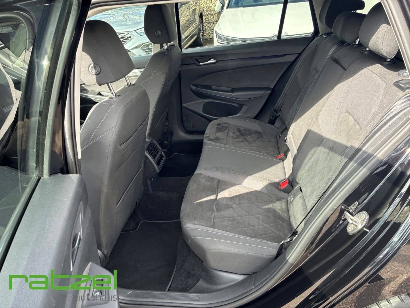 Volkswagen Golf VIII Style 2.0 TDI DSG AHK+ Navi Digitales  foto 8