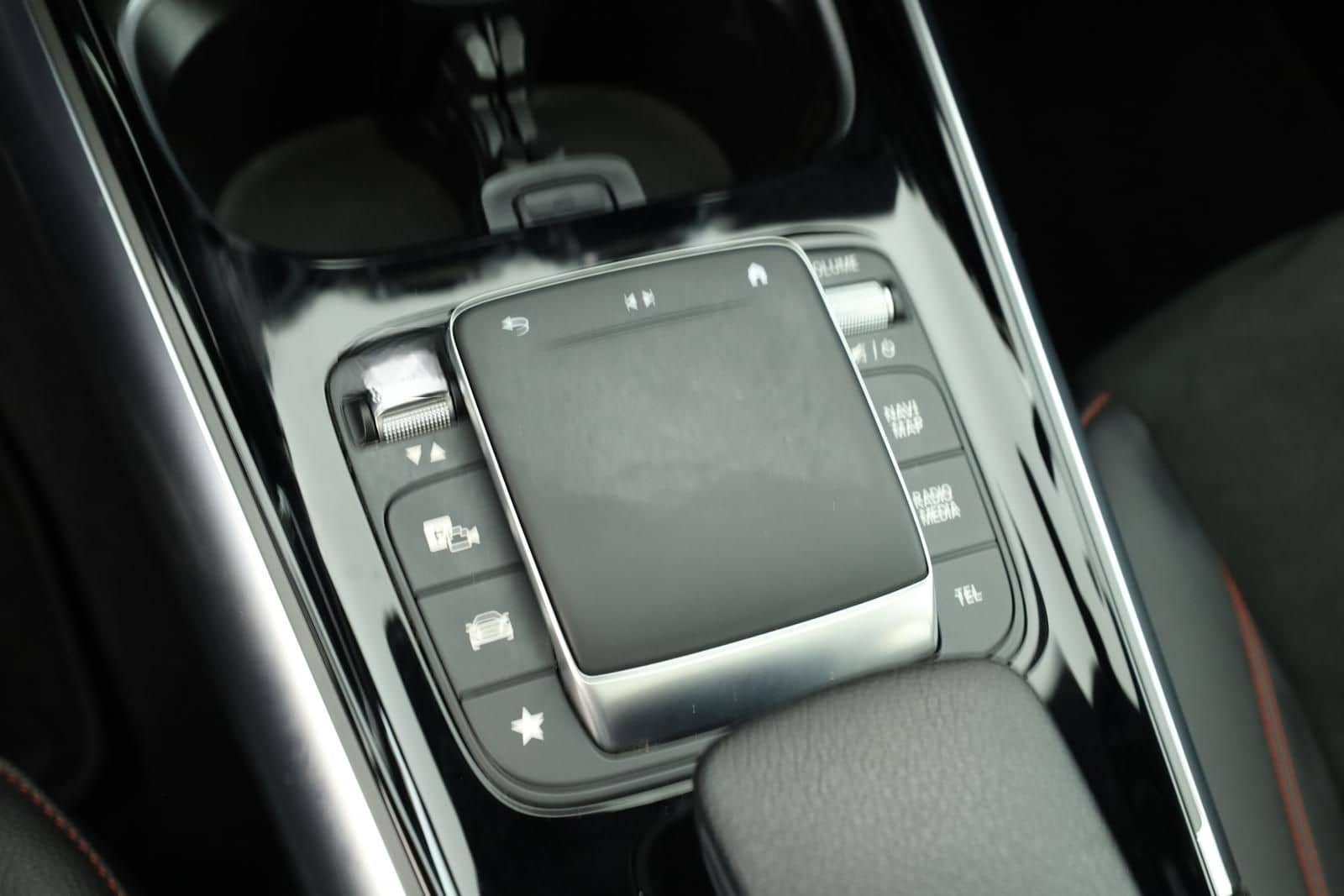 Mercedes-Benz GLA 220 d 8G 4M AMG LED Pano Digi Navi SHZ Kam foto 13