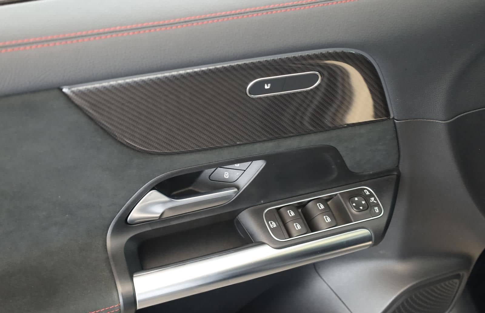 Mercedes-Benz GLA 220 d 8G 4M AMG LED Pano Digi Navi SHZ Kam foto 14