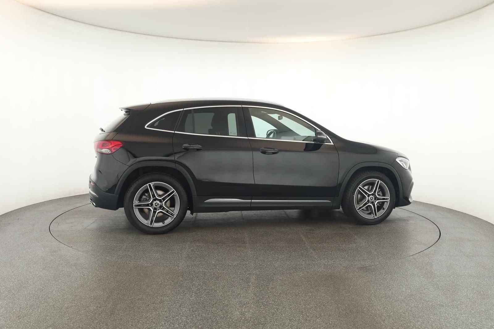 Mercedes-Benz GLA 220 d 8G 4M AMG LED Pano Digi Navi SHZ Kam foto 22