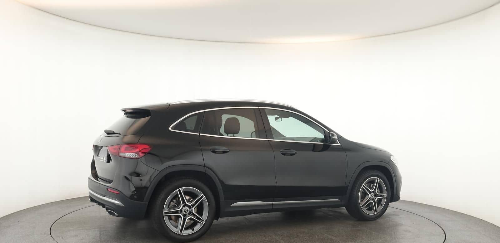 Mercedes-Benz GLA 220 d 8G 4M AMG LED Pano Digi Navi SHZ Kam foto 23