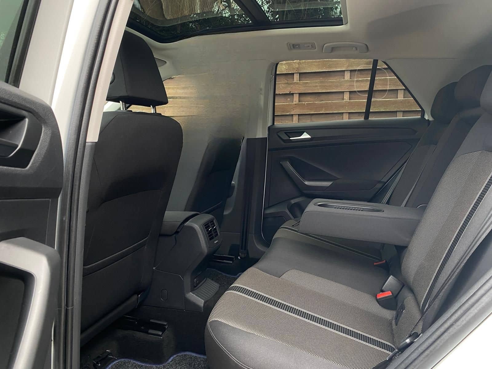 Volkswagen T-Roc 1.5 TSI ACT DSG Style LED Navi Pano ACC foto 9