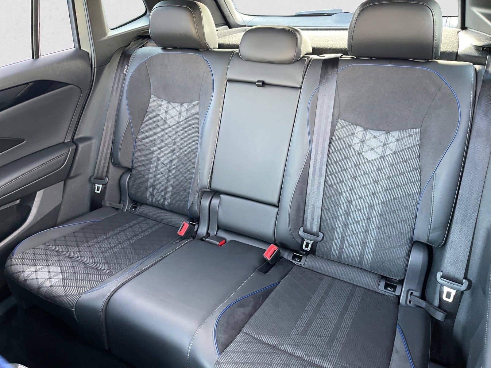 Volkswagen Tiguan R-Line TDI DSG|AHK|LED+|KAMERA|NAVI|ACC foto 10