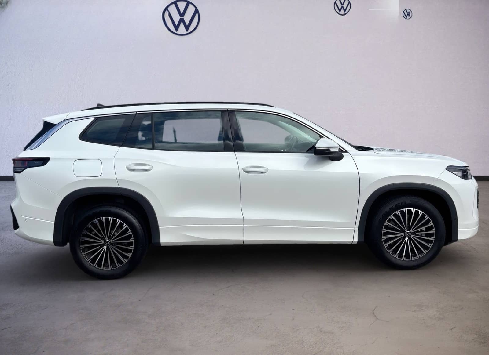 Volkswagen Tayron 1.5 eTSI Life DSG AHK KEYLESS ACC foto 3