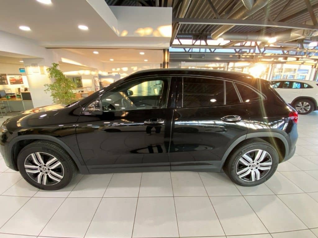 Mercedes-Benz EQA 300 4M Electric Art Adv+ FAP Distronic Night foto 3