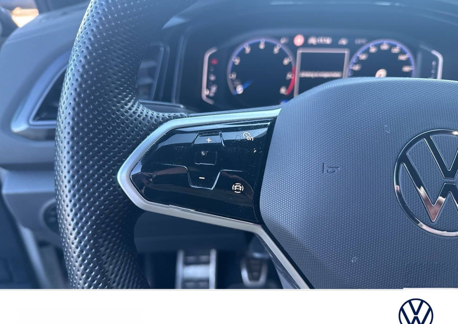 Volkswagen T-Roc 1.0 R-LINE BLACKSTYLE AHK KAMERA ALU18 NAV foto 17