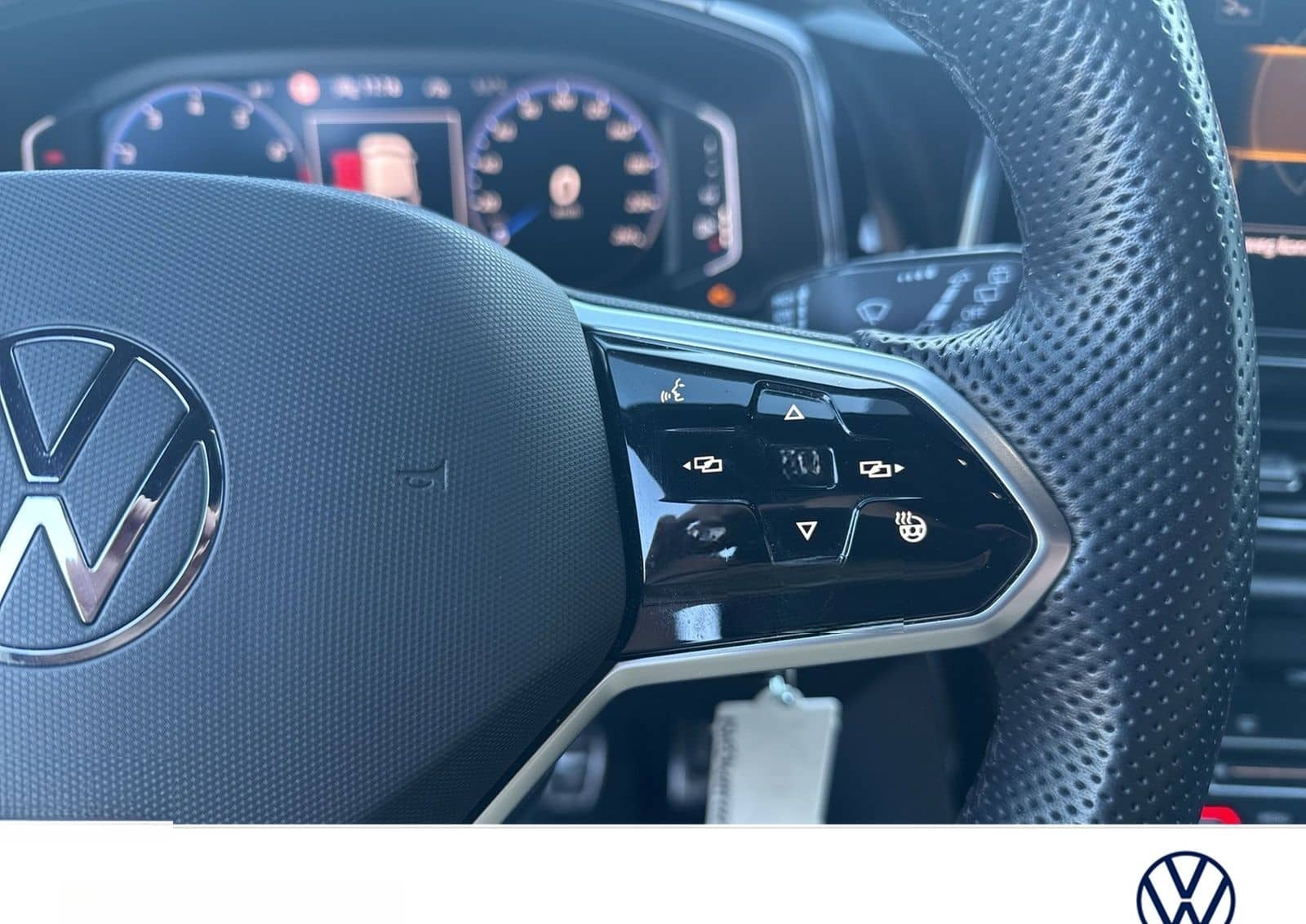 Volkswagen T-Roc 1.0 R-LINE BLACKSTYLE AHK KAMERA ALU18 NAV foto 18